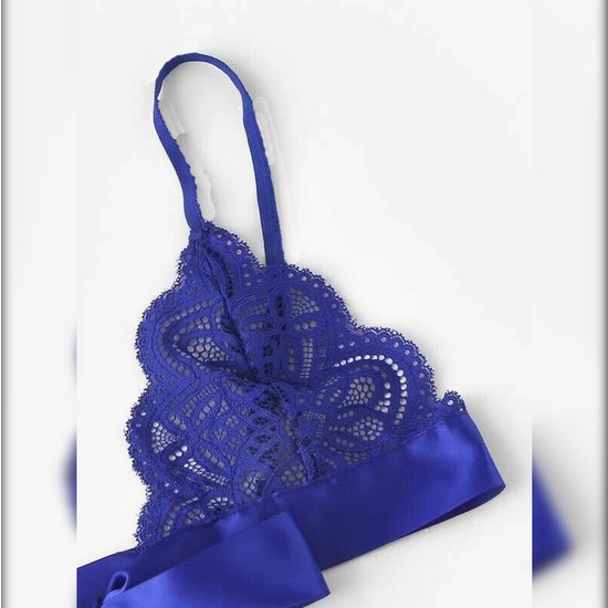 BRA AND PANTIES SET WITH BOWS AND BLUE LACE DESIGN